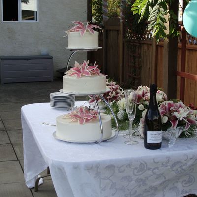 Gumpaste Stargazer Lilies