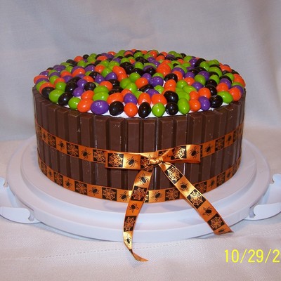 Kit-Kat Halloween Cake