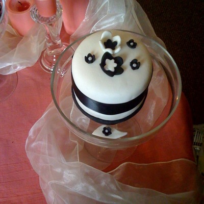 Mini Black And White Cake