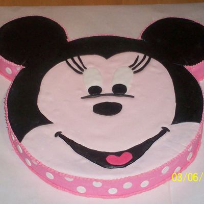 Cailyn"s Bd Cake