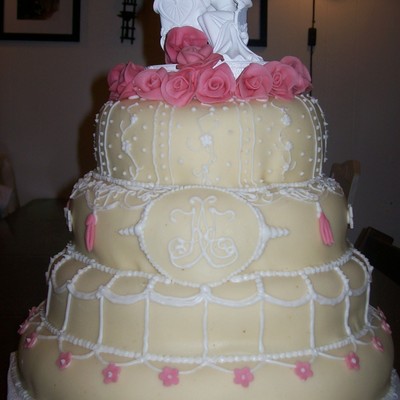 4 Tier Round Cream Wedding Cake