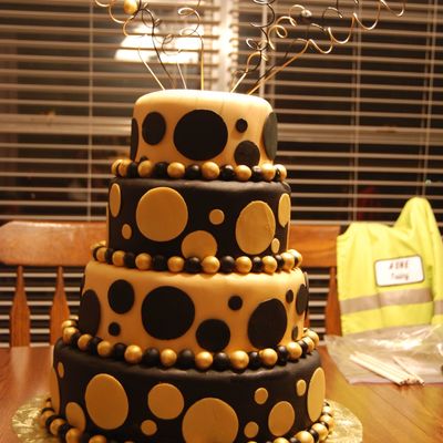 Black N Gold Polka Dot Cake