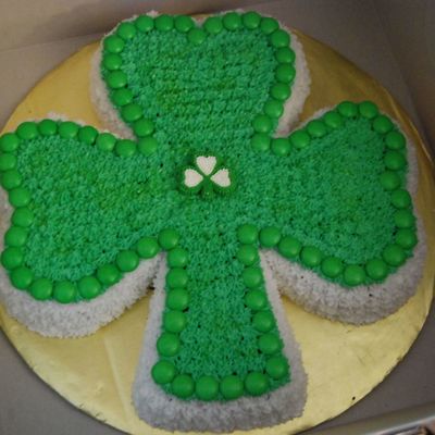 Shamrock Cake