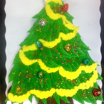 Christmas Tree Cupcake Cake