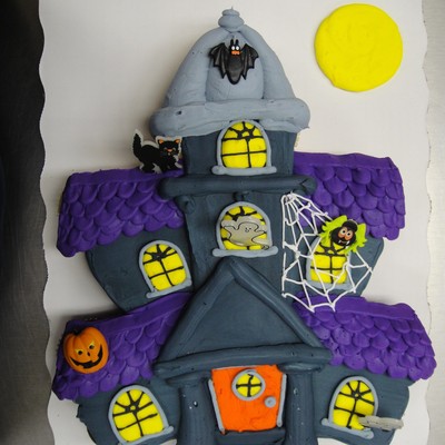Haunted House Cupcake Cake