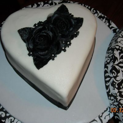 Black And White Heart-Shaped Wedding Cake