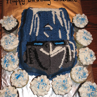 Transformer Cake With Cupcakes