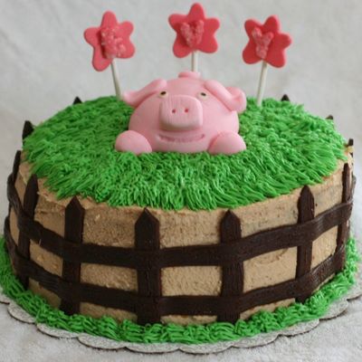 Pig Birthday Cake