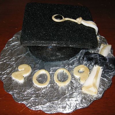3-D Grad Cap Cake