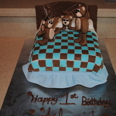 Funny Little Monkeys Jumping On The Bed!!