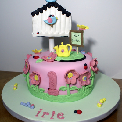 Birdhouse Cake
