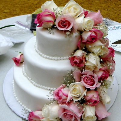 Wedding Cake With Roses