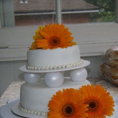 Gerbara Wedding Cake