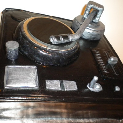 Dj Turntable Cake