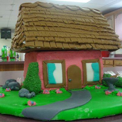 Little Pink House - Housewarming Cake