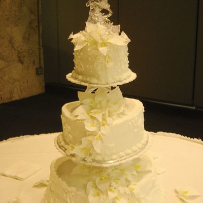 Calla Lillies W/stephanotis