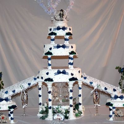 3 Tiered Cake With Fountain