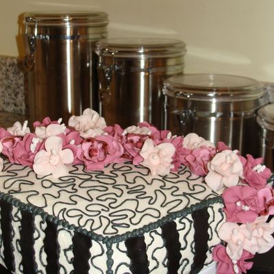 Artistic Deco Flower Cake