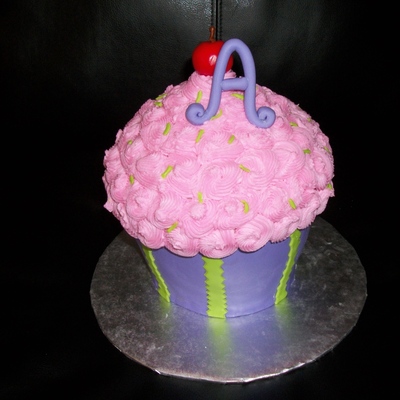 Giant Cupcake Cake