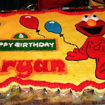 Elmo Cupcake Cake - 135 Cupcakes