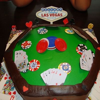 Poker Table Cake