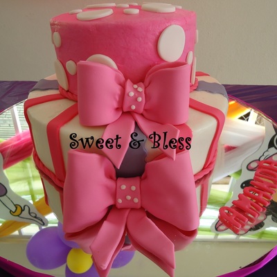 Minnie Cake