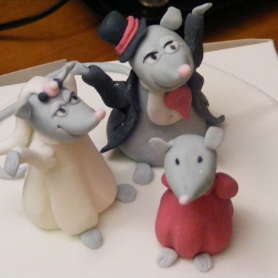 Mousy Wedding Topper