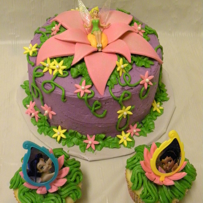 Tinkerbell Cake And Matching Cupcakes