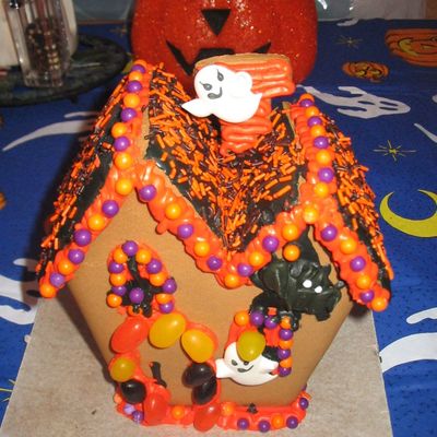 Wilton Halloween House