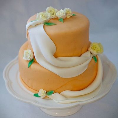 Drape/roses Cake