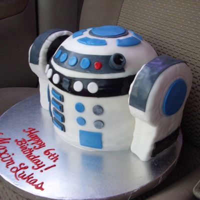 R2D2 Cake