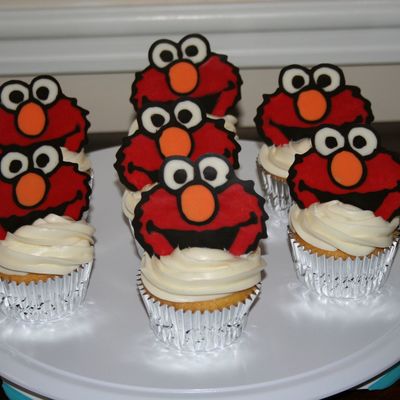 Elmo Cupcakes