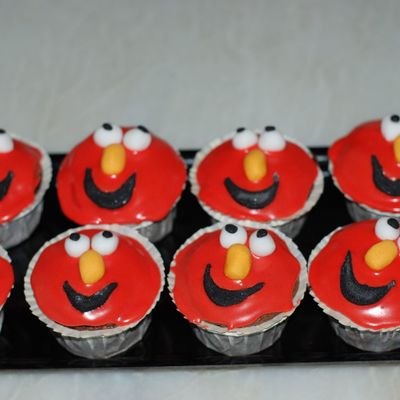 Elmo Cupcakes