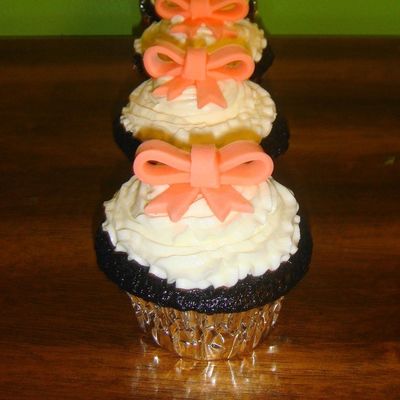 More Bow Cupcakes