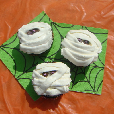 Mummy Cupcakes