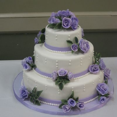 Lilac Roses Wedding Cake