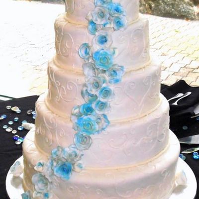 Blue Rose Wedding Cake
