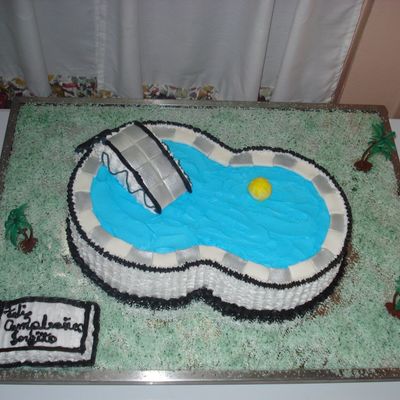 Swimming Pool Birthday Cake......
