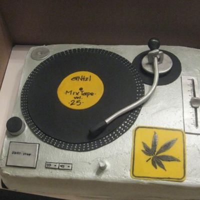 Turntable Cake