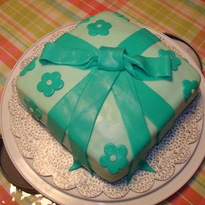 Wilton Course 3, Class 2 Package Cake