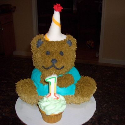 3-D Wilton Bear Birthday Cake