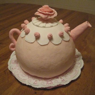 Pretty In Pink Teapot Cake