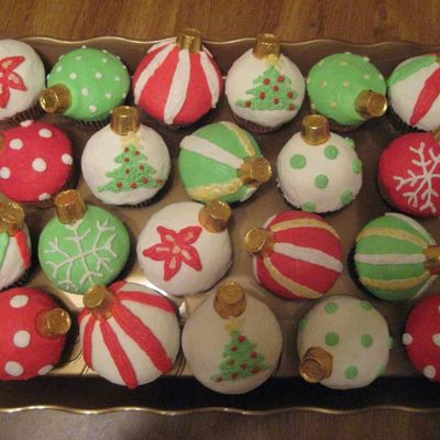 Christmas Ornament Cupcakes