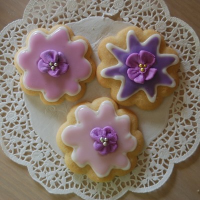 Sugar Cookies With Violets