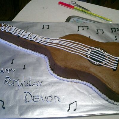 Guitar Cake