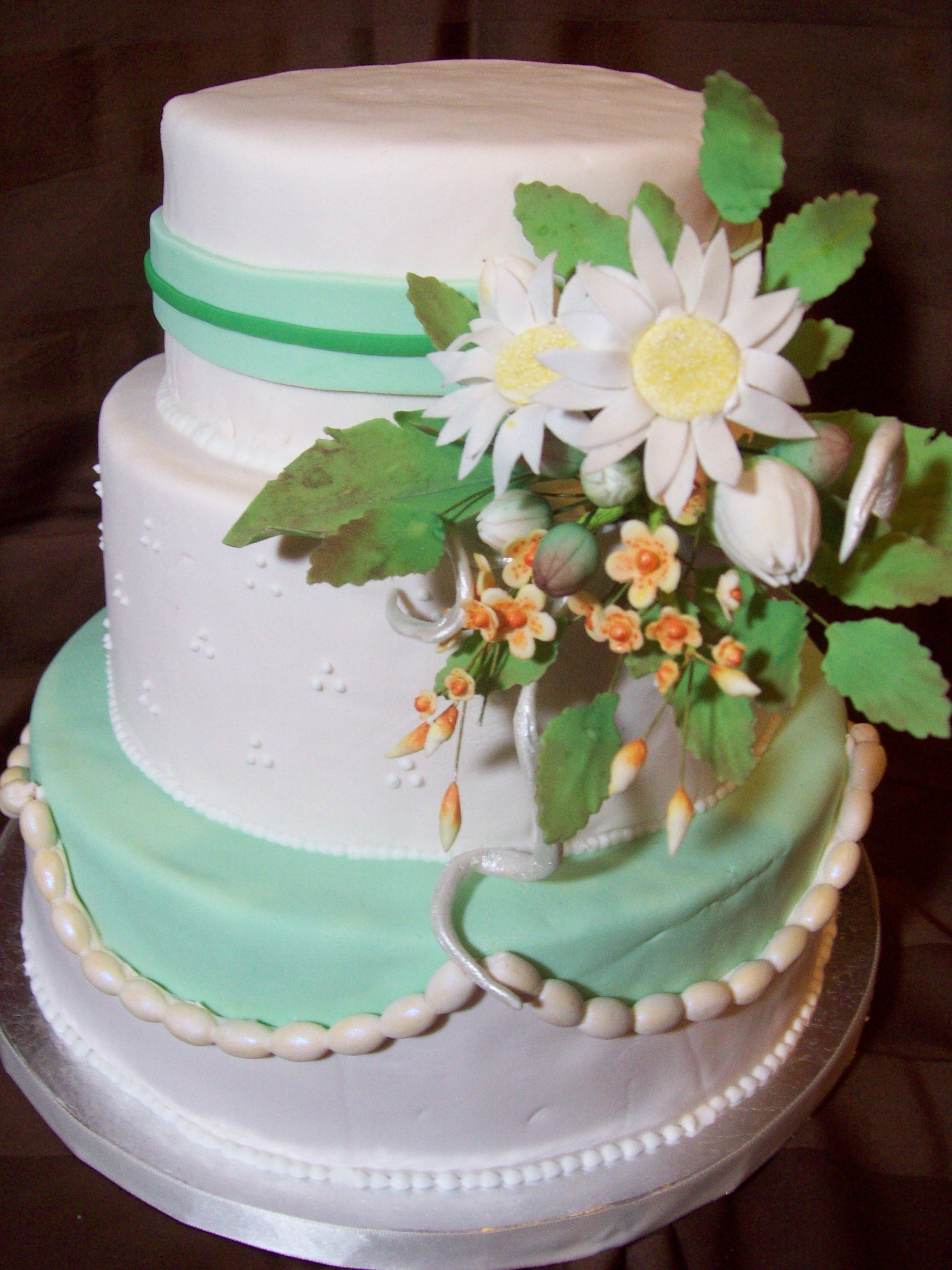 Daisy Wedding Cake