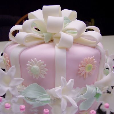 Gift Bow With Flowers Cake