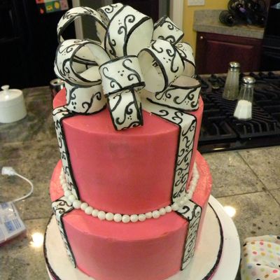 Pink Scroll Bow Cake