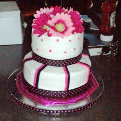 1St_2_Tier_Cake_2009_Bridal_Sh.jpg