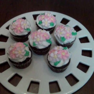 Drop Flower Cupcakes